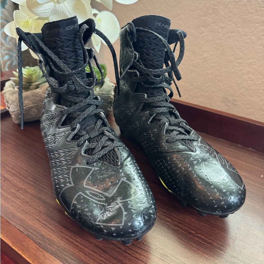 Under Armour Black Patterned Cleats